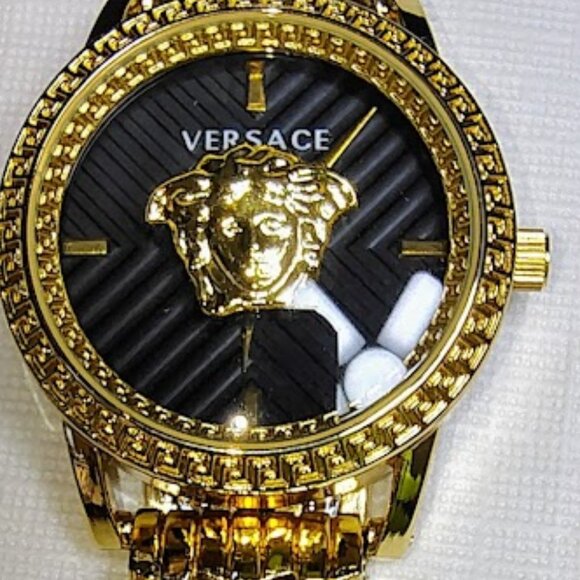 NEW VERSACE  BLACK AND GOLD 40MM WATCH - Picture 1 of 6